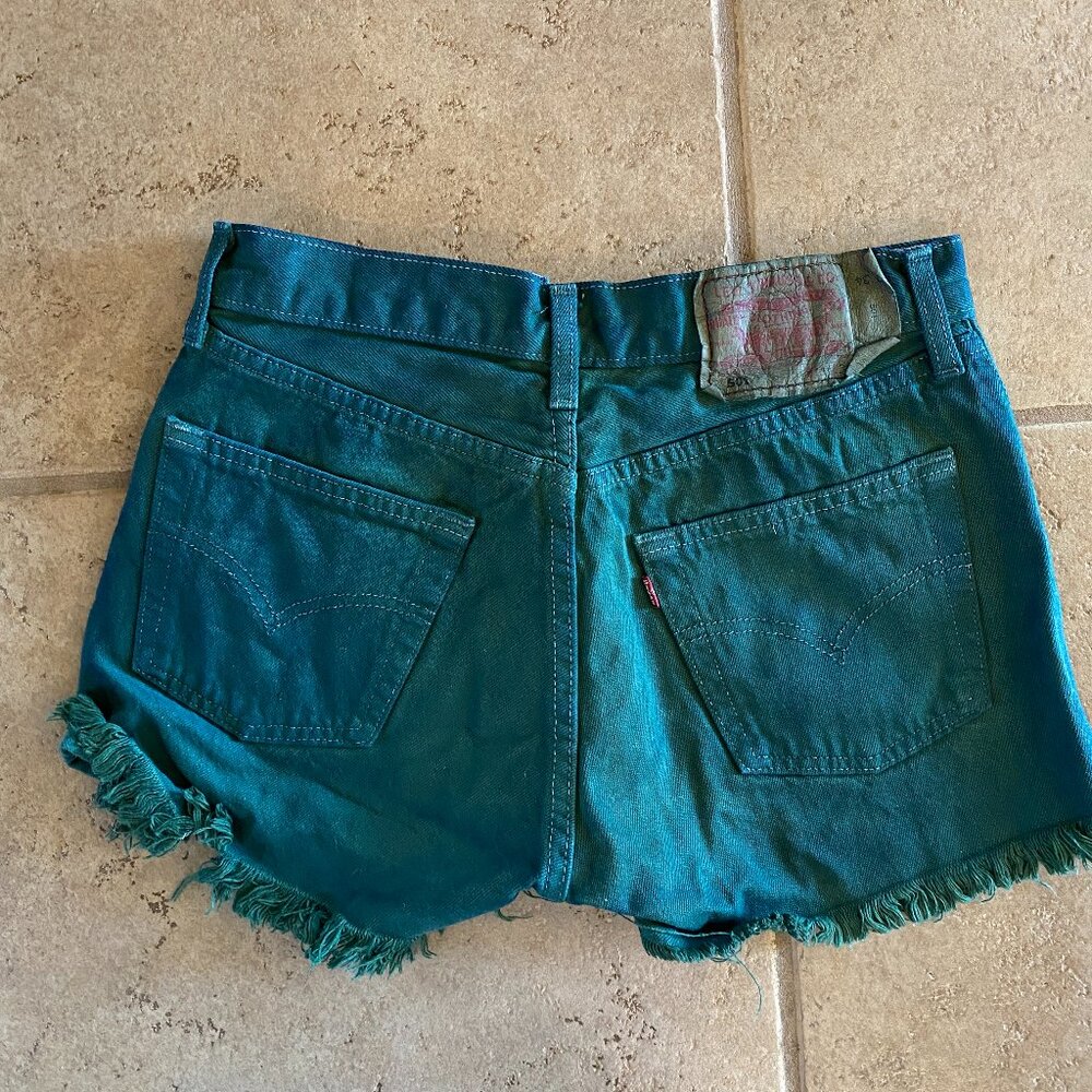Levi Cut Off Shorts